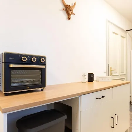 Apartmán Familienfreundliche Stadt-oase - 2 Schlafzimmer- 76qm- Gratis Kaffee- Und Teean By Interhome *