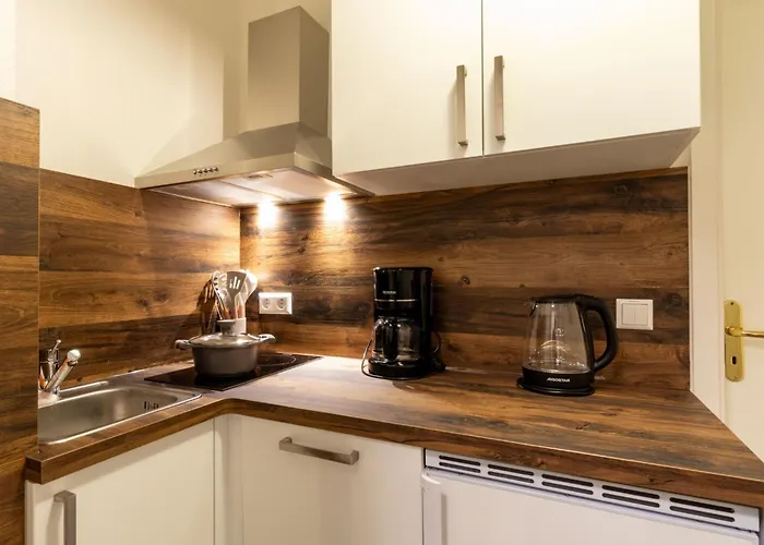 Apartment Familienfreundliche Stadt-oase - 2 Schlafzimmer- 76qm- Gratis Kaffee- Und Teean By Interhome