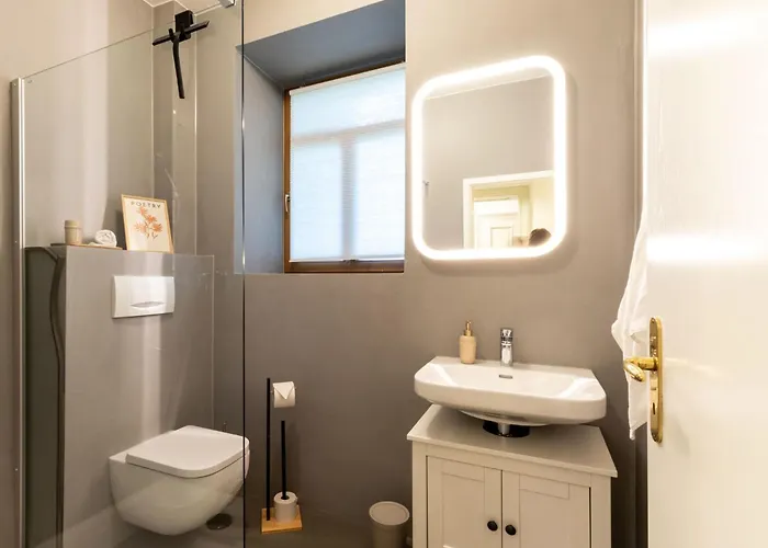 Familienfreundliche Stadt-oase - 2 Schlafzimmer- 76qm- Gratis Kaffee- Und Teean By Interhome *